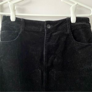 🖤 Corduroy below-the-knee skirt with slit. Dark academia/80s grunge vibes